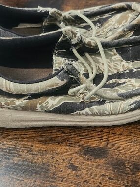 Hey Dude Wally Youth Camouflage Shoes Size K13 Slip On Loafers